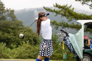 golfer-woman-shot-d