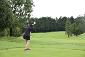 golfer-woman-shot-s